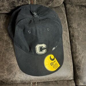 Carhartt Canvas C Patch Cap in Black 

BIN A3